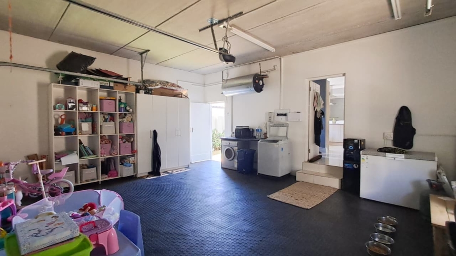 To Let 4 Bedroom Property for Rent in Avalon Estate Western Cape